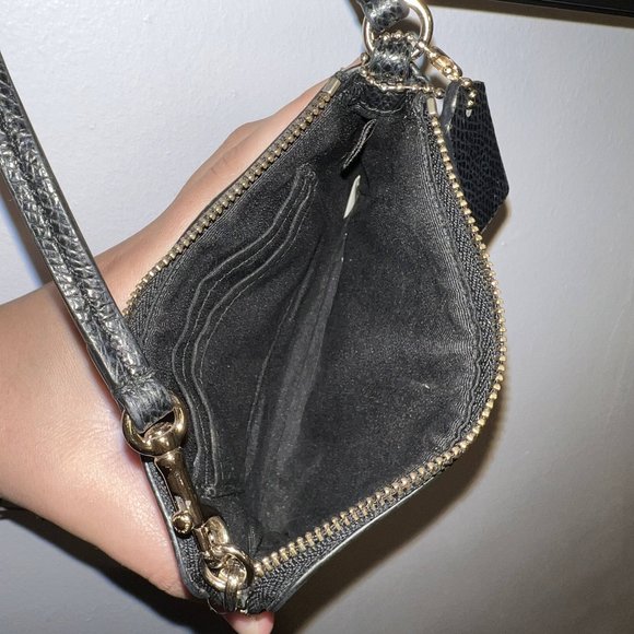 AUTHENTIC Coach Leather Wristlet - Picture 3 of 3